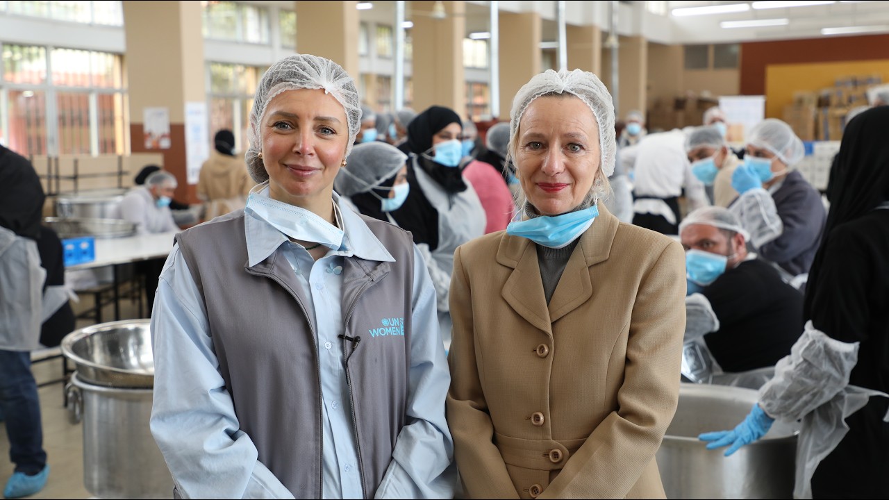 Lebanon: UN Women Representative Gielan El Messiri Visits the Sibline Shelter Solidarity Kitchen
