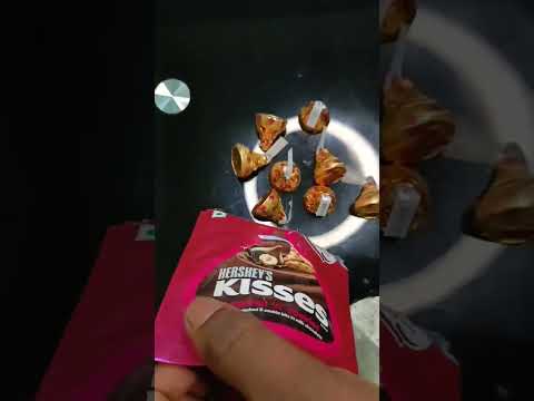 New Hershey's kisses hazelnut 'n' cookies / milk chocolate / #shorts