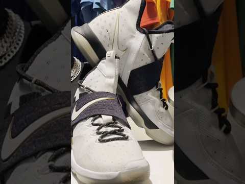 Play like LeBron James in the LeBron XIV BHM