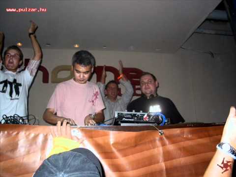 Satoshi Tomiie - Live @ Home Club Budapest /Essence/ (2004.04.03.)