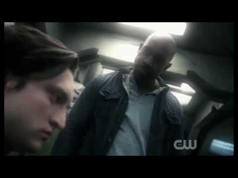 The 100 S3x13 - Pike Beats Up Murphy
