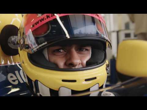 Karun Chandhok drives the iconic Williams FW14B at Silverstone