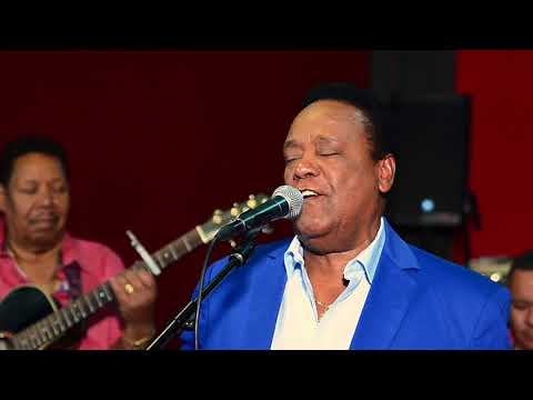 Leonardo Paniagua Como un perro en vivo