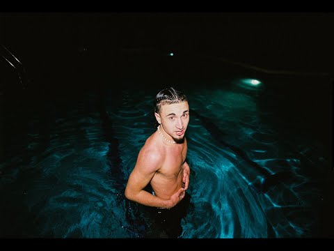 Oumuamua - Sam Davies, Leïti Sene & iseekarlo (Lyric Video)