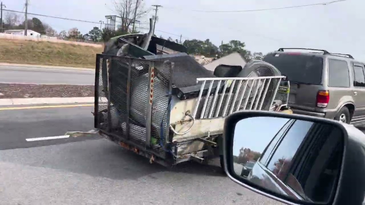 Dangerous Trailers.Org Presents Is This Trailer Safe Or Unsafe?  Answer My Question See Bumper Hitch