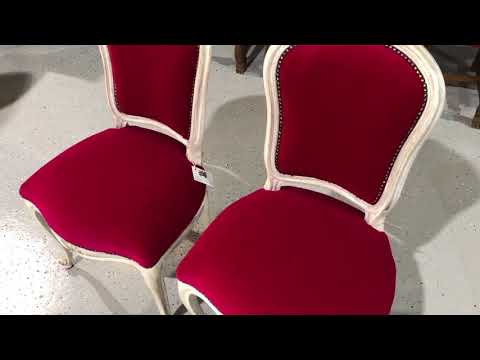 Антикварные стулья с мягкой обивкой
