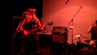 Slothrust - Beowulf (Live @ Shea Stadium 06-12-14)