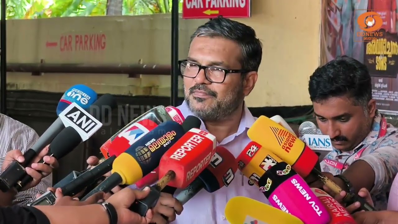 കറന്റ് പോയതിന് പ്രതിഷേധിച്ച കുട്ടികൾക്ക് നേരെ തീപ്