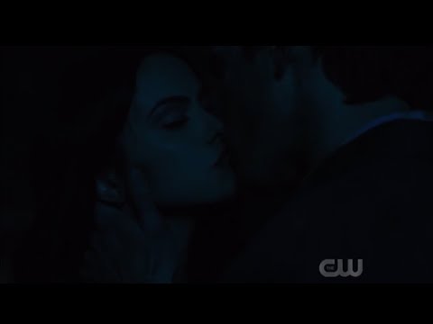 Riverdale- Veronica and Archie tell each other how they feel 3x22