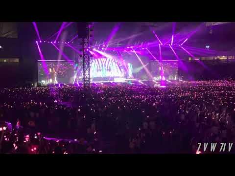 230513 BLACKPINK - 'BOOMBAYAH' (PEN B1 stairs view) | [BORN PINK] SINGAPORE Day 1