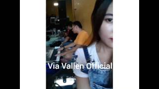Via Vallen Latihan bareng Sera part II