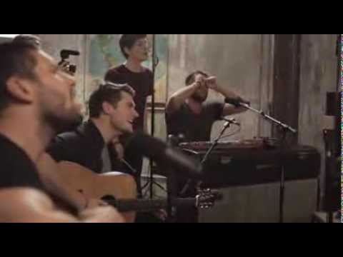 Hillsong UNITED - Love Is War ( ZION Acoustic Sessions )