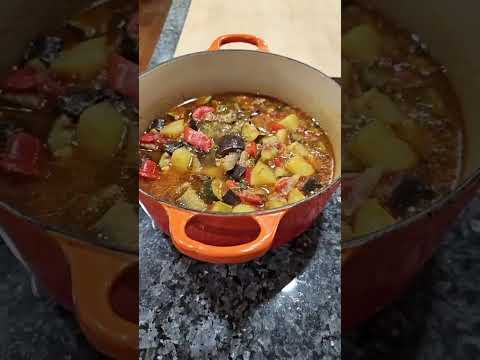 Ciambotta – Rustic Italian Vegetable Stew Straight from the Garden 🌿🍆🍅