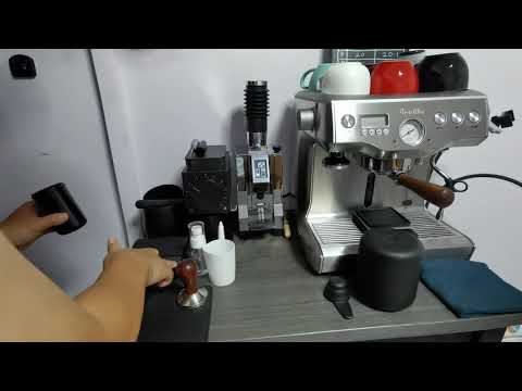 Eureka Mignon single dosing blow hopper.