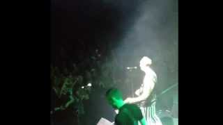 Fans singing Go Square Go - Glasvegas, Live in Glasgow