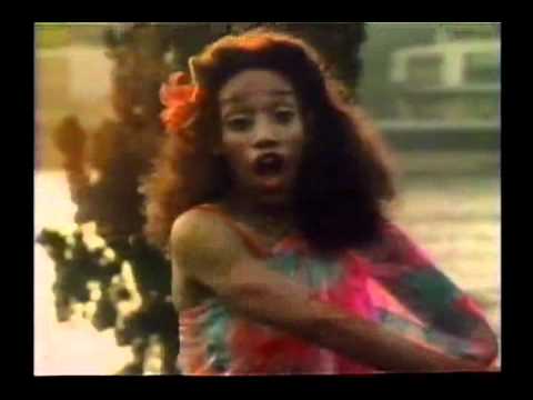 SISTER SLEDGE - WE ARE FAMILY (1979) OFFICIAL VIDEO