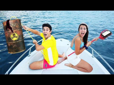 CHI TROVA PIÙ RIFIUTI IN MARE APERTO CON LA BARCA VINCE! *ripuliamo il mare dall'inquinamento*