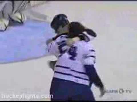 Kris Newbury vs Sheldon Brookbank