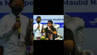 Download lagu Viral!! Gus Miftah Asks Farel Prayoga, Turns Out He's Not Muslim 😂🤣 No wonder he doesn't study th... mp3