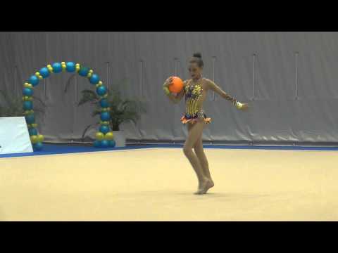 Ema Sakalauskaitė 2014 gegužė Liepaja kamuolys