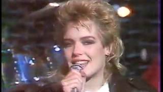 Kim Wilde 1983 Love Blonde live vocals @ Cadence 3