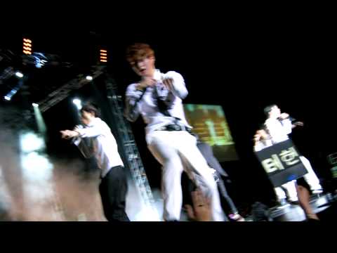 ZE:A dances Gangnam Style @ MLive The Most Amazing 2012 in Vietnam 121124!