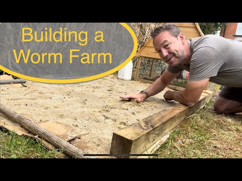 Homestead newsround, setting up a worm farm, garden tour