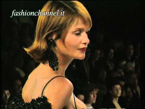 "Oscar de la Renta" Autumn Winter 1994 1995 New York 4 of 6 pret a porter woman by FashionChannel