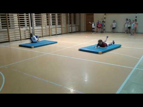 KS Podhalanin Biecz - Gry i zabawy piłkarek :D