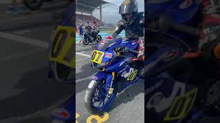 Download lagu CORNERING DI ASPAL BASAH, bikin merinding yg lihat #shorts mp3