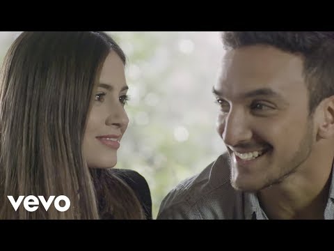 Me Estoy Enamorando video