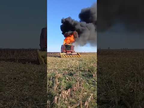 Una cosechadora se incendió el lunes en la zona rural de Trenel