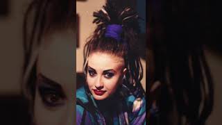 Muchos looks pero siempre ha sido ELLA 💖 #AlaskaRevelada