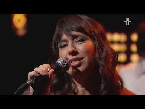 ROOM SERVICE | SILVIA MACHETE