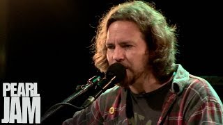&quot;Society&quot; (Live) - Eddie Vedder ft. Liam Finn - Water on the Road
