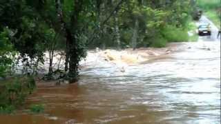 preview picture of video 'Chuva 12-03-13 Ponte rio Maria Preta'