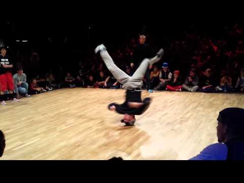 United Styles World Finals - Dirty 30's - First Round - Buz vs Eka vs ??