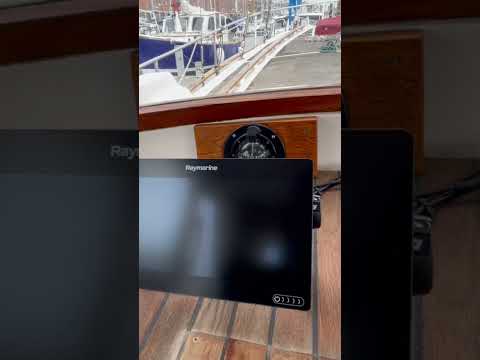 New boat upgrades 😎⛵Raymarine Axion 9 rv & Icom 330ge #sailing #raymarine #icom