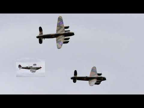 WW2 DISPLAY - 2 X 1/6 SCALE LANCASTERS & 1/4 SCALE SPITFIRE - WOODSPRING WINGS RC AIRSHOW - 2019