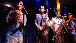 Souljazz Orchestra 06 Bull's Eye (Jazz Cafe Camden London 05/10/2015)