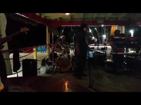 Jahsouljah's jammin  at Iggies