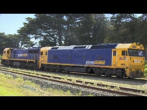 Steel Train in Australia - Pacific National Broad Gauge Railway - PoathTV