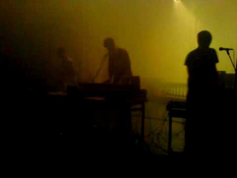 Mount Kimbie & James Blake - Maybes (Live in Norway)