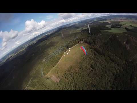 Gleitschirmfliegen im Sauerland - Starke Thermik in Wenholthausen