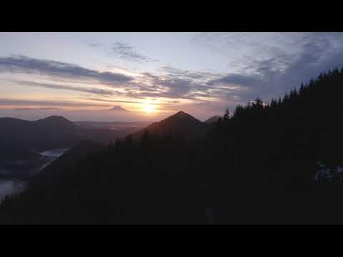 4k Sunrise Reveal of Mt. Rainier