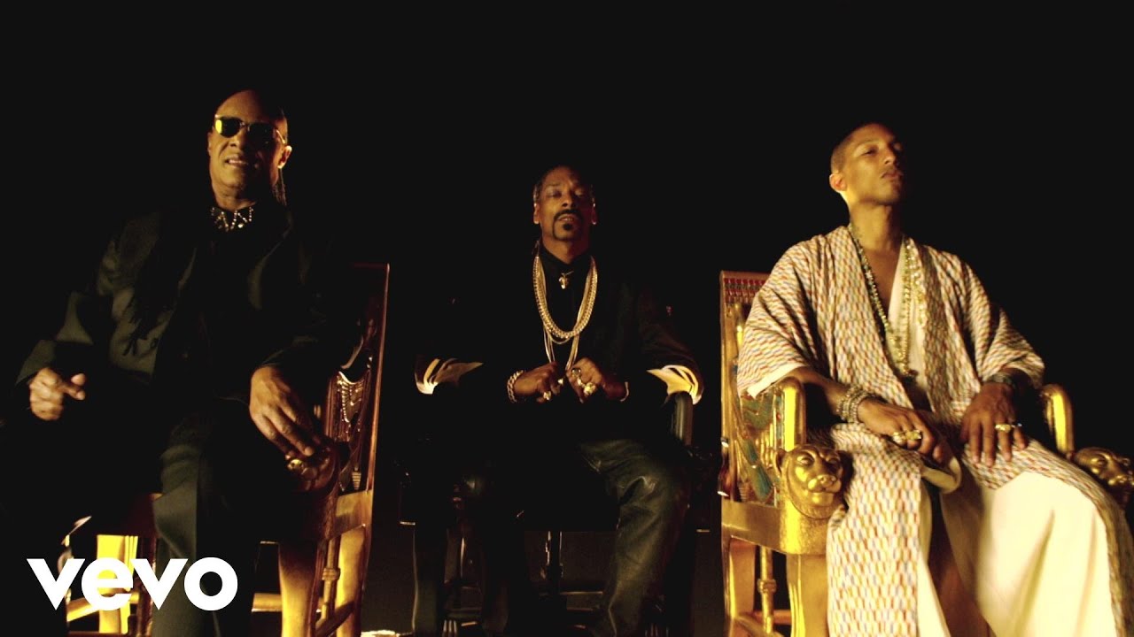 Snoop Dogg ft Stevie Wonder & Pharrell Williams – “California Roll”