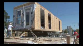 Liz Reyes Interviews Actor Wendell Pierce and Residents of Ponchatrain Park video