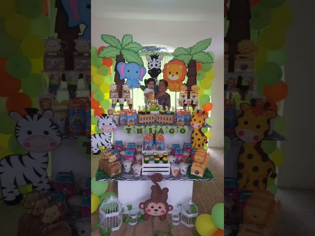 Vídeo relacionado con Kit de 108 piezas de suministros de fiesta de safari de la selva, incluye bolsas de recuerdos de fiesta de animales de la selva, calcomanías, sellos, llavero, etc. Decoraciones de cumpleaños de safari