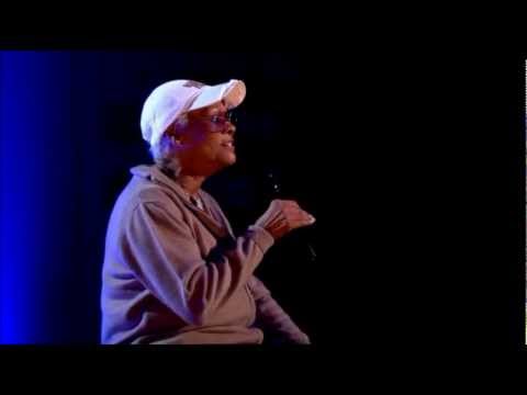 Dionne Warwick - (There's) Always Something There to Remind Me (Live Alan Titchmarsh Show)