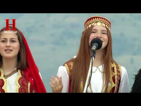 Who made Vlora? (Potpuri Vlonjate) by the Children Group of the Vlore Cultural Center